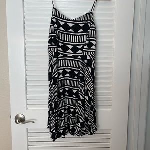 Old Navy Cami Dress Black Geo Print Size M Petite